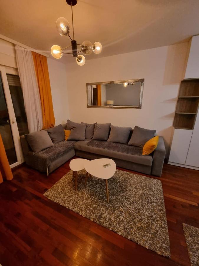 5 Star Apartment Podgorica Exterior photo