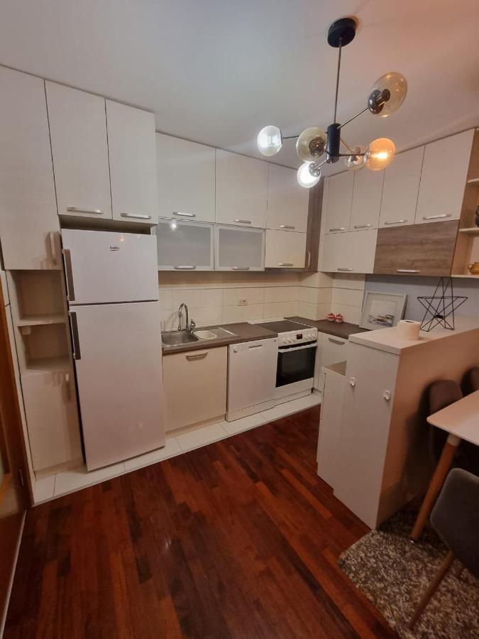 5 Star Apartment Podgorica Exterior photo