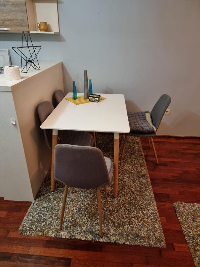 5 Star Apartment Podgorica Exterior photo