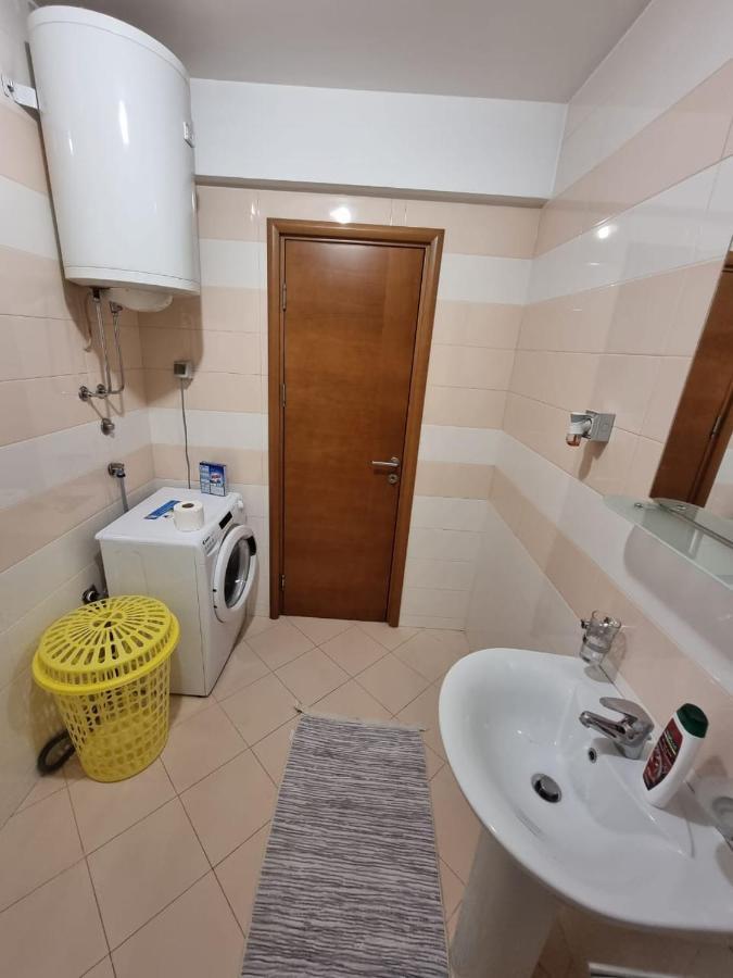 5 Star Apartment Podgorica Exterior photo